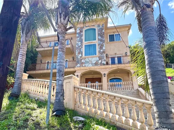 4198 Sunswept Dr, Studio City, CA 91604