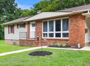 126 Atlanta Rd, Oak Ridge, TN 37830