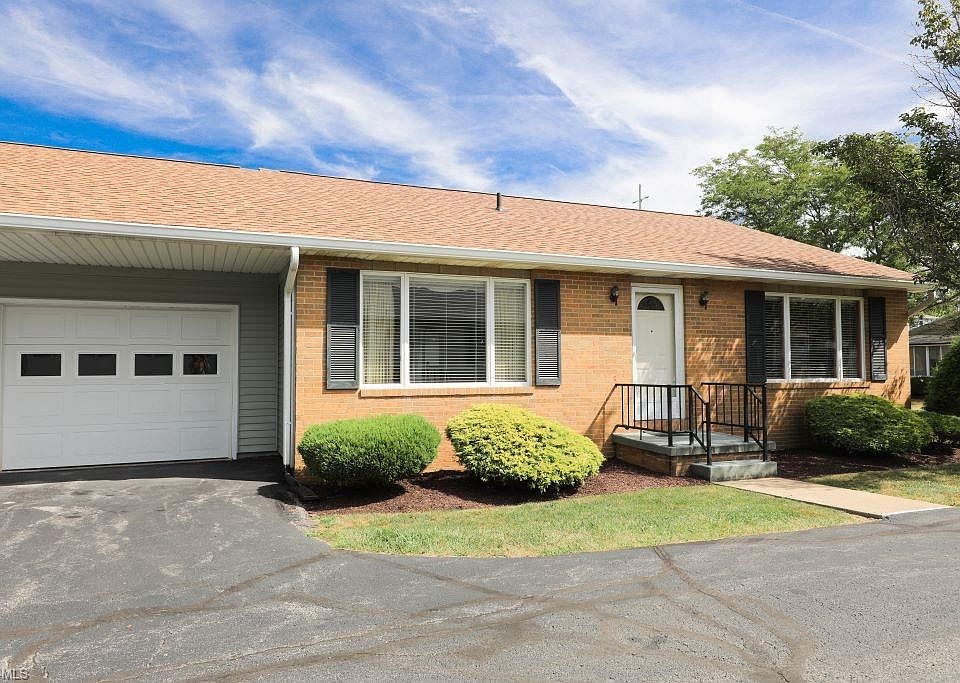 1st image of 937B Canterbury Ln