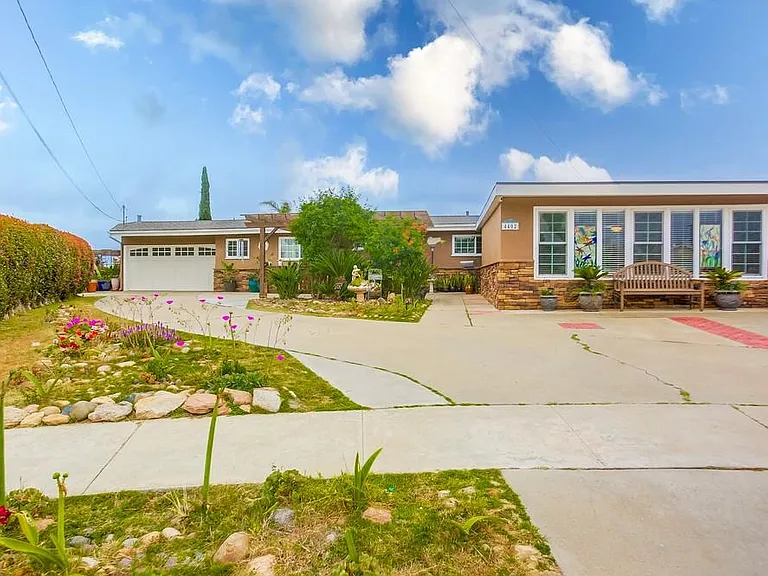 4402 Mount Lindsey Ave — Photo 11