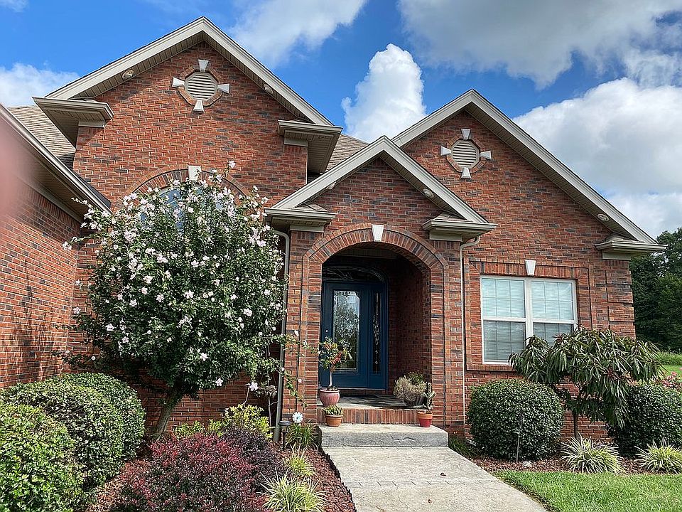 1st image of 130 Lorenza Cir