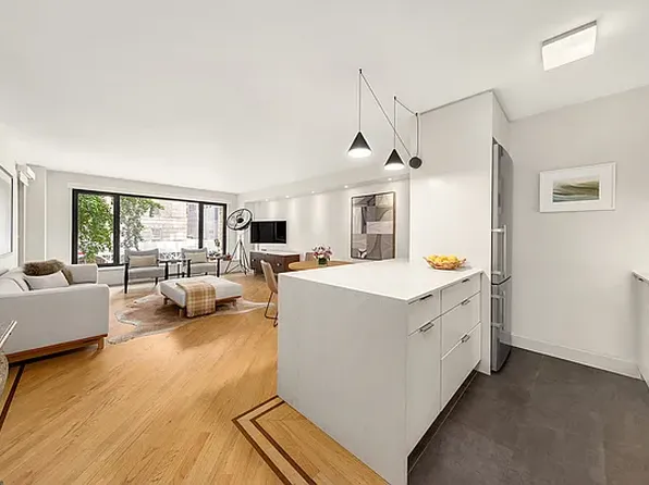 200 Central Park South image 2 of 6