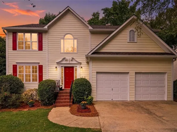 1255 Winthrope Chase Dr, Alpharetta, GA 30009