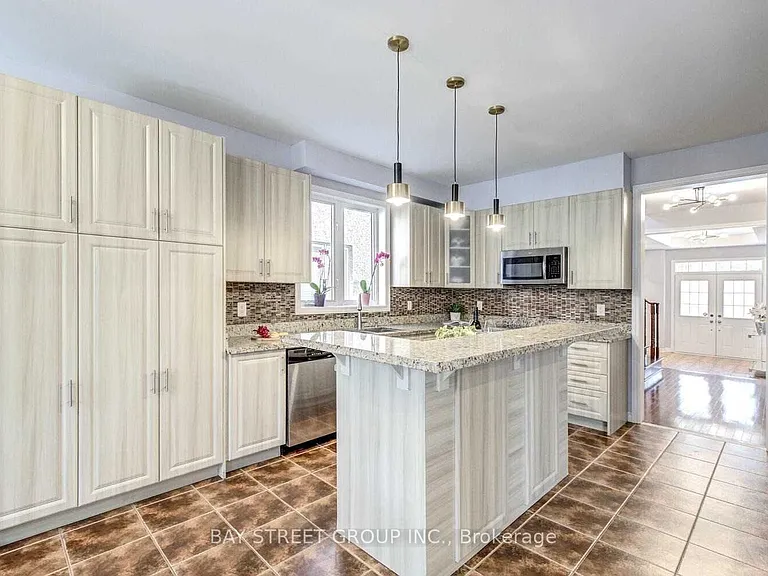 134 Ascalon Dr #UPPER — Photo 10