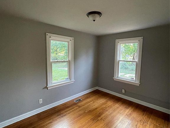 4th image of 2515 Shannon Ave