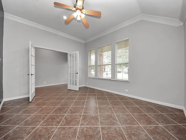 18403 Sierra Falls Ct — Photo 44