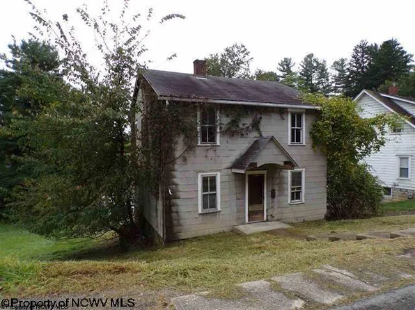 1260 College Park, Fairmont, WV 26554