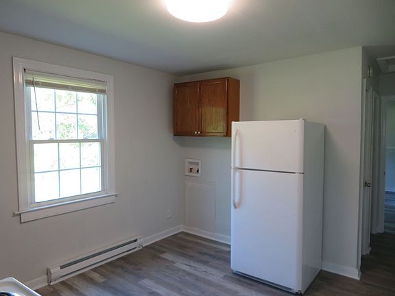 5th image of 913 Priam St
