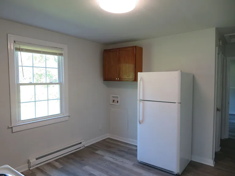 913 Priam St — Photo 5
