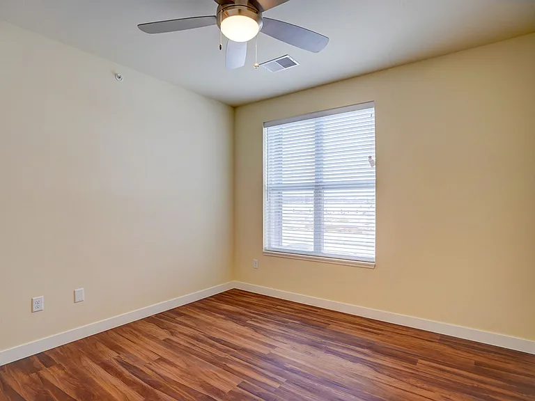 1270 Stonewood Xing — Photo 33