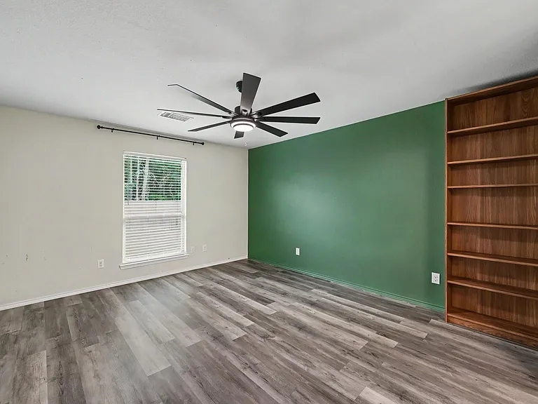 1061 Shadow Bend Ct — Photo 6