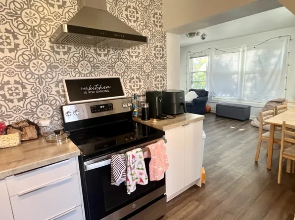 104 E Dayton St, Madison, WI