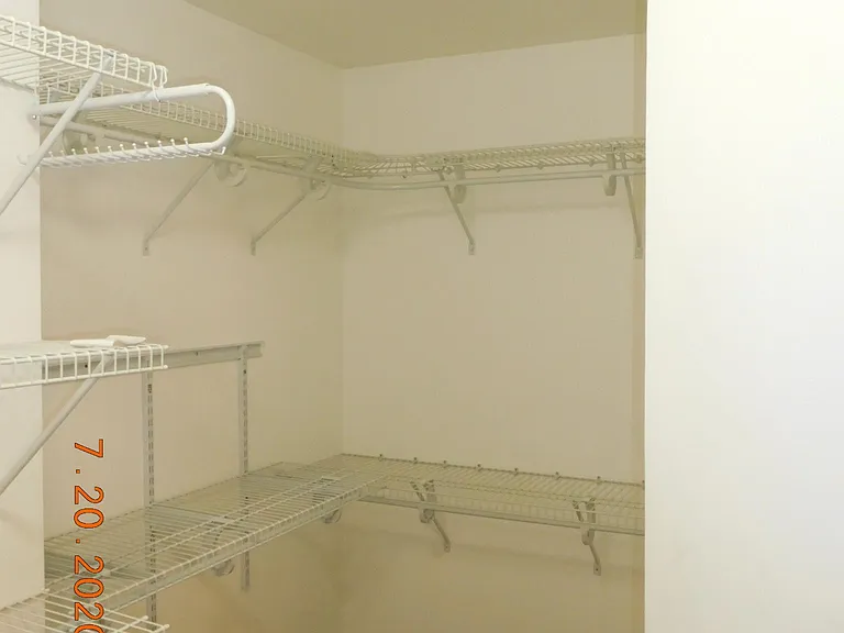 Master Suit Walk-in Closet