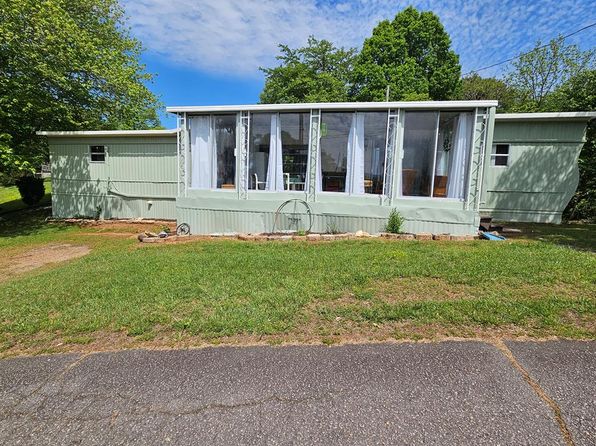 101 Beverly Dr, Franklin, NC 28734