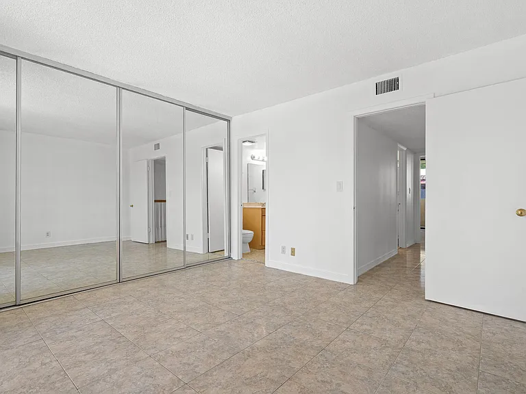 769 SE 1st Way — Photo 35