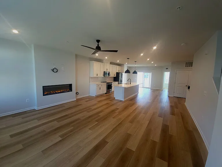 642 Brookwood Glen Ter #B — Photo 11