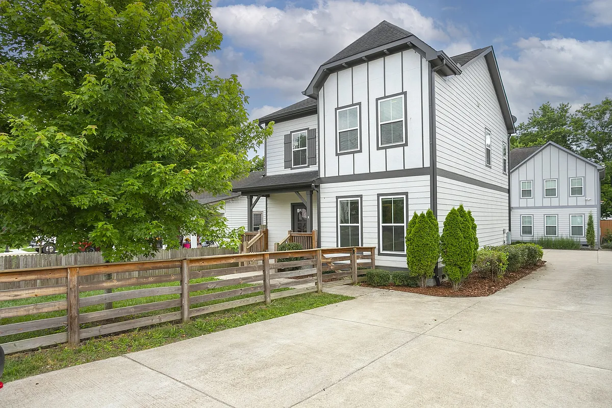 Building Photo - 918C Delmas Ave