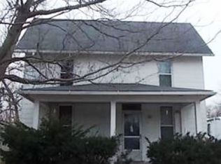 909 E Calhoun St, Macomb, IL 61455