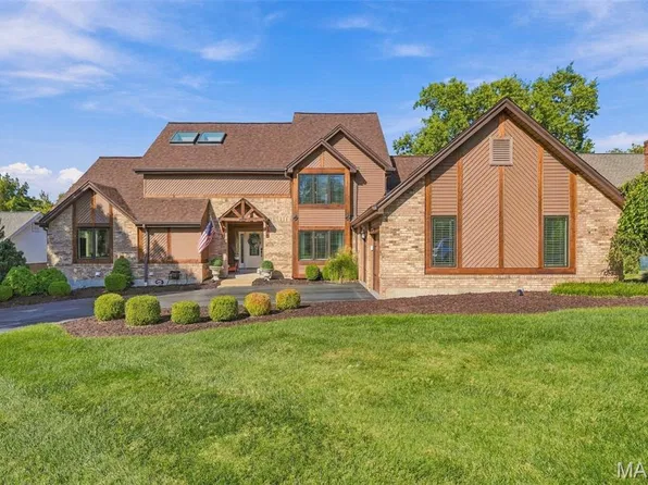 14277 Cedar Springs Dr, Chesterfield, MO 63017