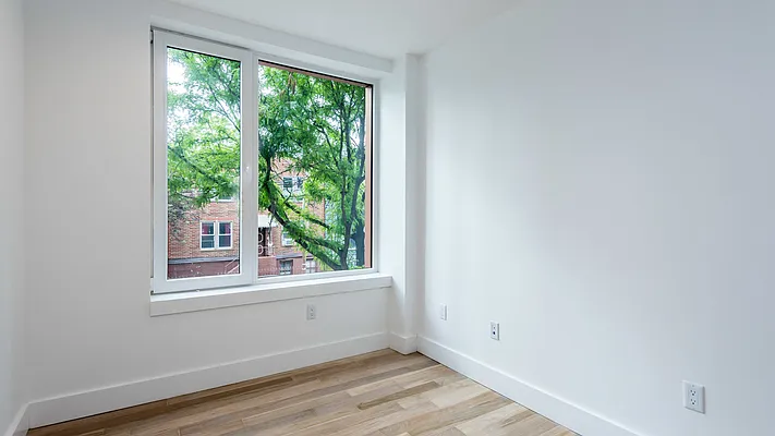 Rented by Nooklyn NYC LLC | media 80