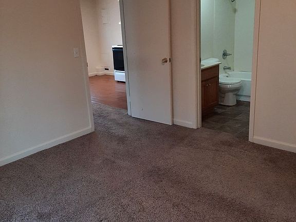 3rd image of 2-8 & 10 S Fleming St #8C