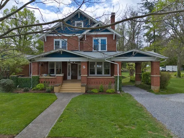 5 Park St, Christiansburg, VA 24073