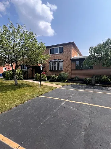 1015 Wehrle Dr #3 Photo 1