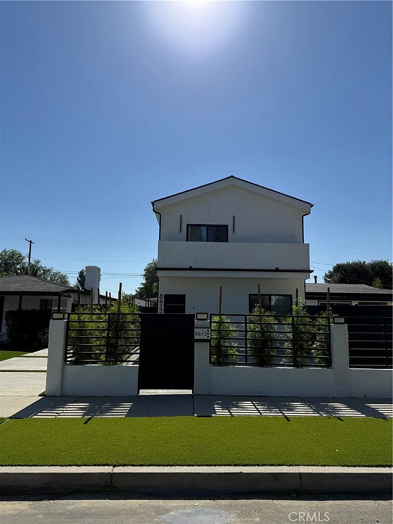 2 bed, 2.5 bath, 896 sqft, $2,850 — Photo 3