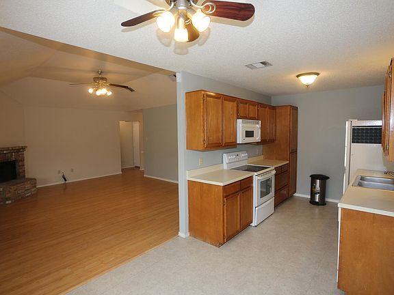 kitchen/living room