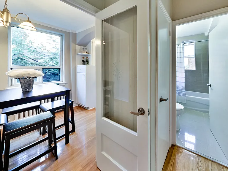 14 Chatsworth Dr #410 — Photo 17