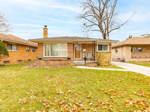13211 Burton St, Oak Park, MI 48237