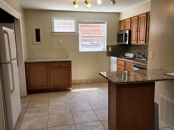 2nd image of 1405 Ashland Ave APT B