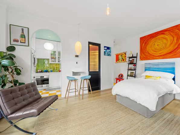 191 Clinton Street image 2 of 30