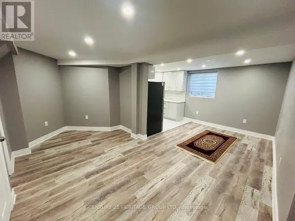 1120 Leslie Dr, Innisfil, ON L9S 1T9