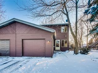 1985 Monday Dr, Elgin, IL 60123