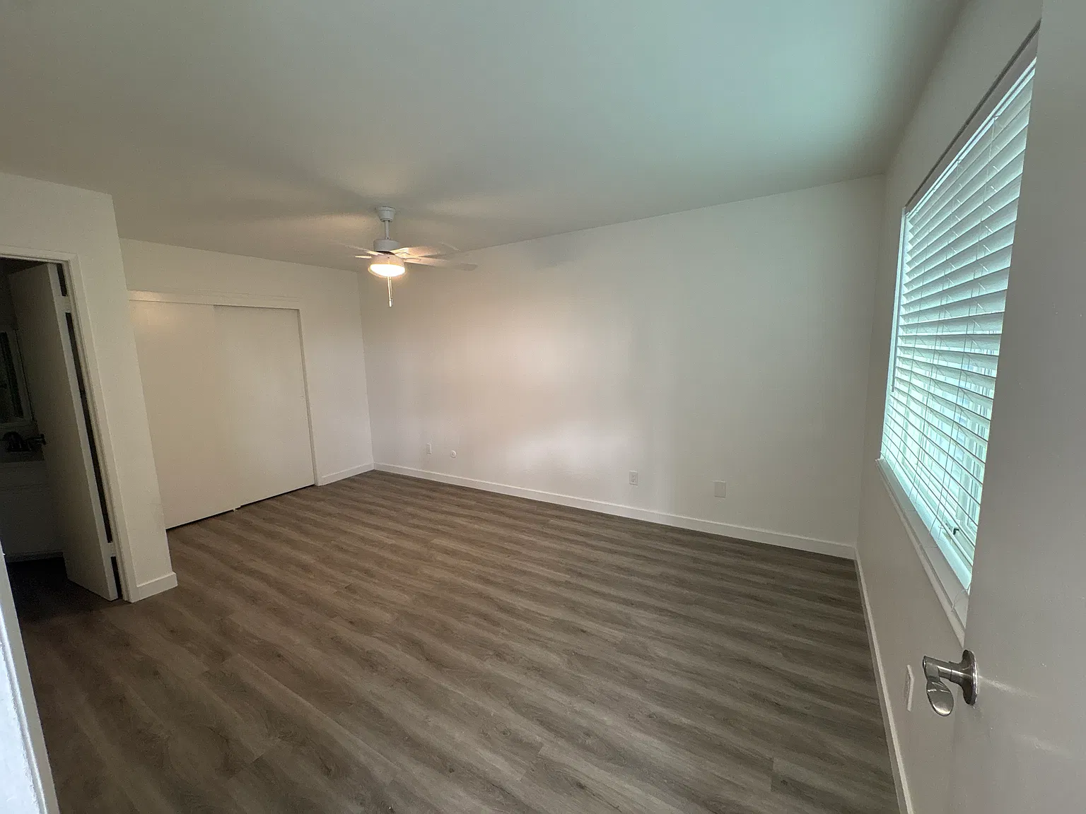 3 bed, $3,900 — Photo 2
