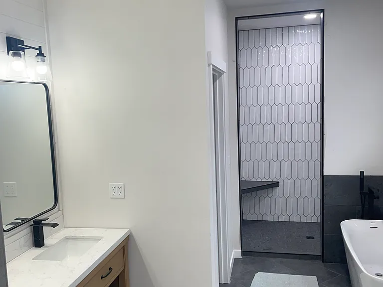 4221 E 23rd Ave — Photo 15