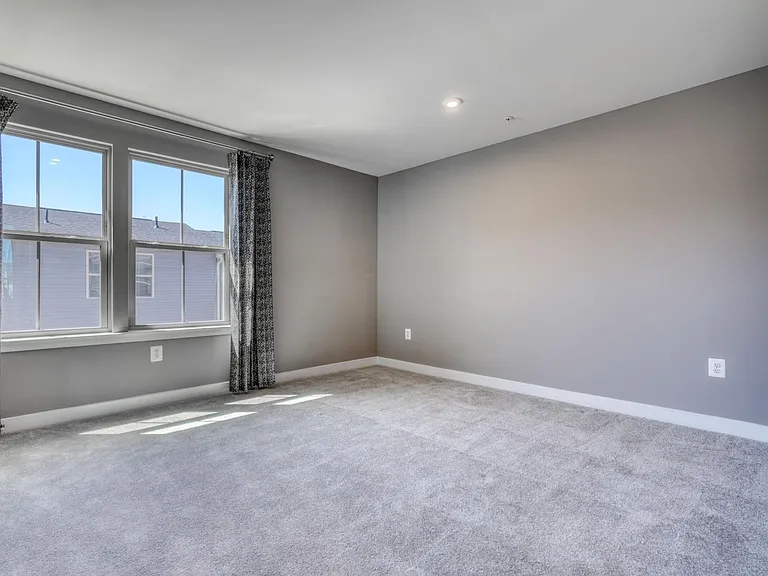 6100 Northwest Dr #1 — Photo 44