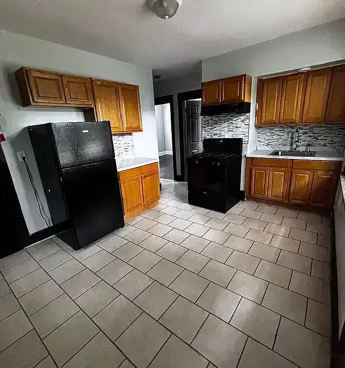 1st image of 304 Goffe St #2