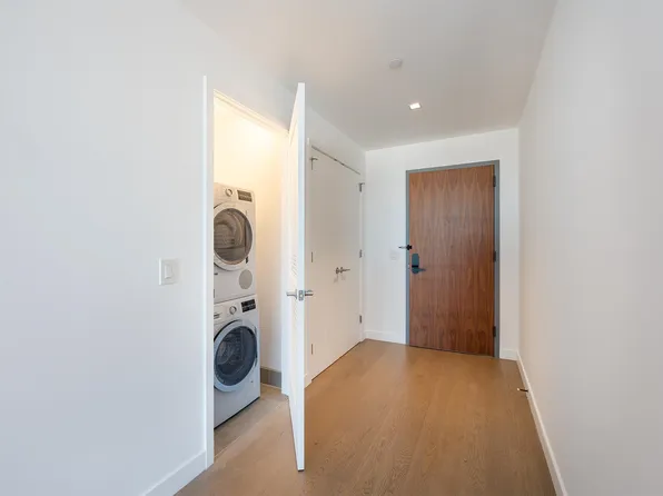 75 Park Lane South image 11 of 23