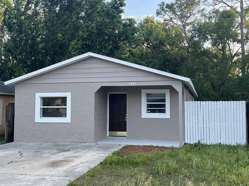 3 bed, 1.0 bath, 1121 sqft, $2,050 — Photo 1