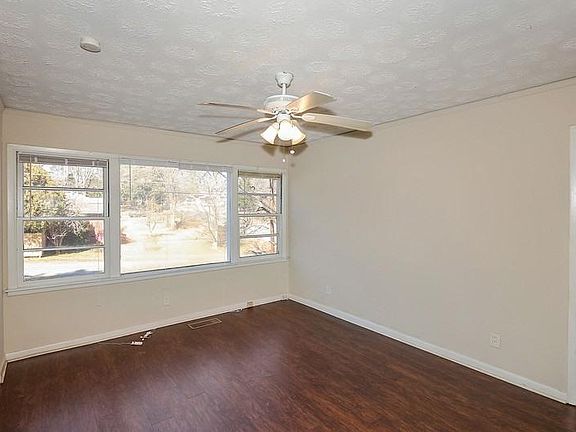 5th image of 5452 Sycamore Cir