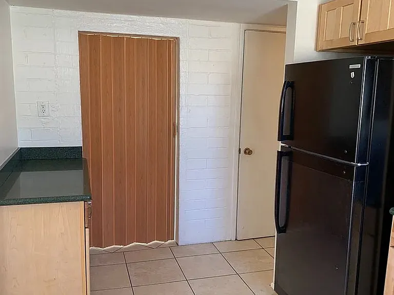 2869 N Edith Blvd — Photo 3