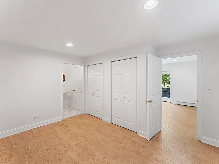basement bedroom