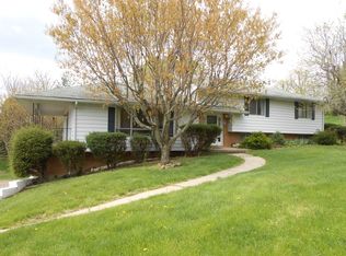 5 Canterbury Dr, Athens, OH 45701