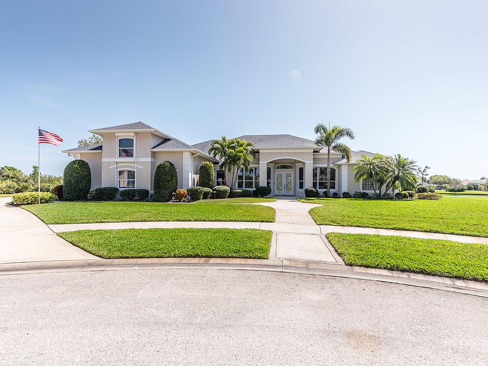 1st image of 917 Versailles Ct