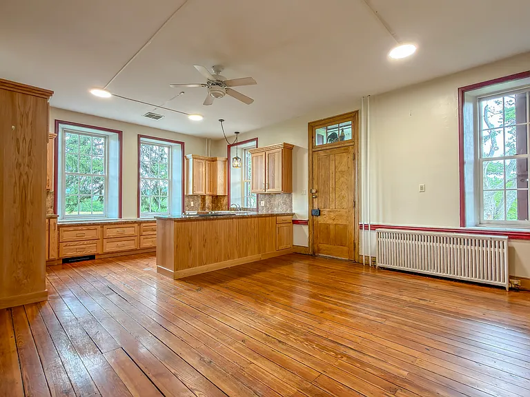 161 Hopeland Rd — Photo 3