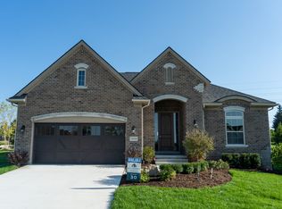 24568 Pinnacle Cir, South Lyon, MI 48178