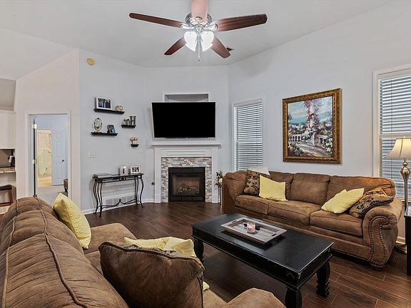 2nd image of 279 Island Village Dr
