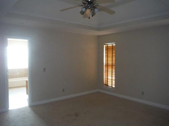 4th image of 580 Wellington Ln